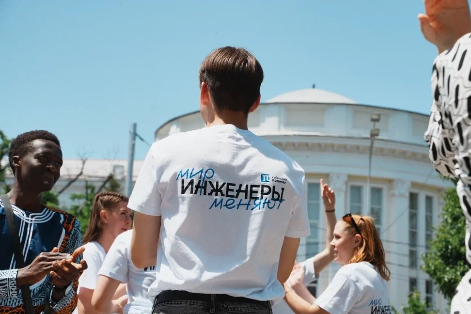 "Инженеры — в тренде": Игорь Лагерев рассказал о бюджетных местах и взлете среднего балла ЕГЭ